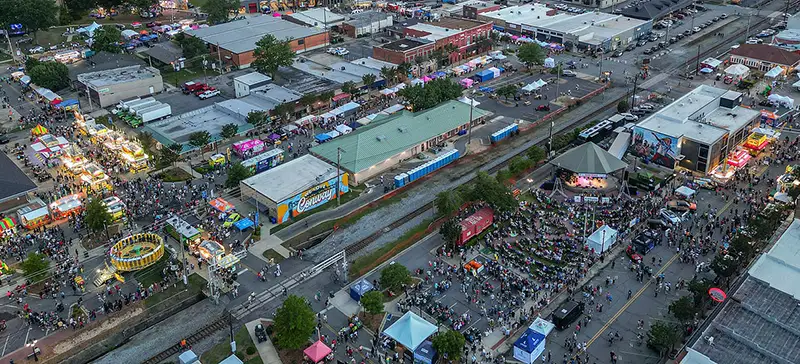 Toad Suck Daze is a family-friendly festival featuring concerts, shopping, carnival rides, children’s activities, and of course, the World Championship Toad Races!